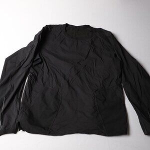 Mens Lululemon long sleeve lightweight shell shirt